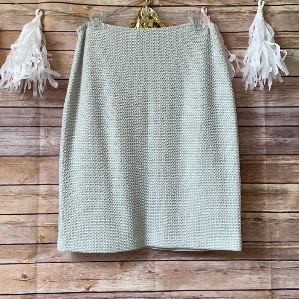 St. John knit cream pencil skirt USA made size 6